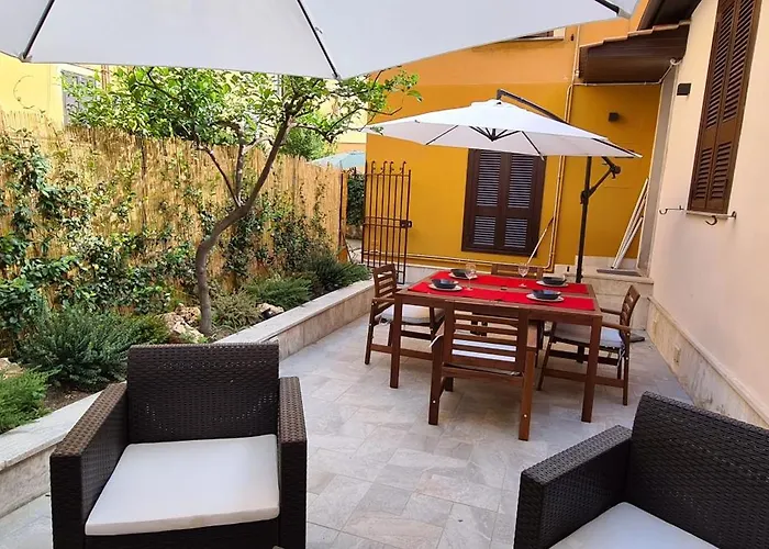 Trastevere Incantevole Con Patio Esterno Privato Rome